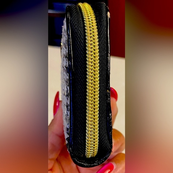 BETSEY JOHNSON Houndstooth Sequin
Wallet w/Gold-Tone Hardware, EUC - Picture 9 of 10